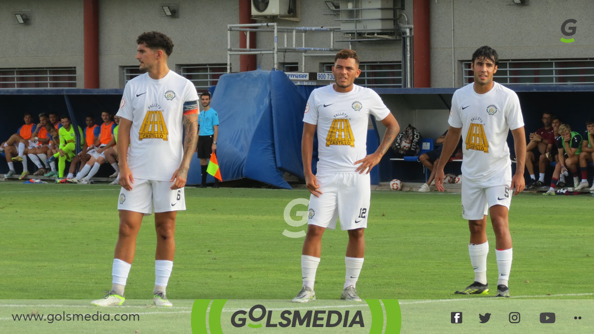 Panadés, Fuentes... jugadores del Soneja en la Ciudad Deportiva de Buñol.