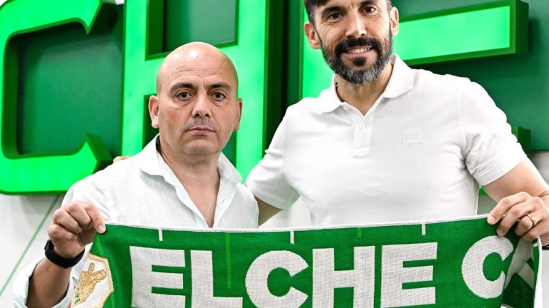 Chema Aragón en la presentación del entrenador Eder Sarabia. Foto. Elche CF.