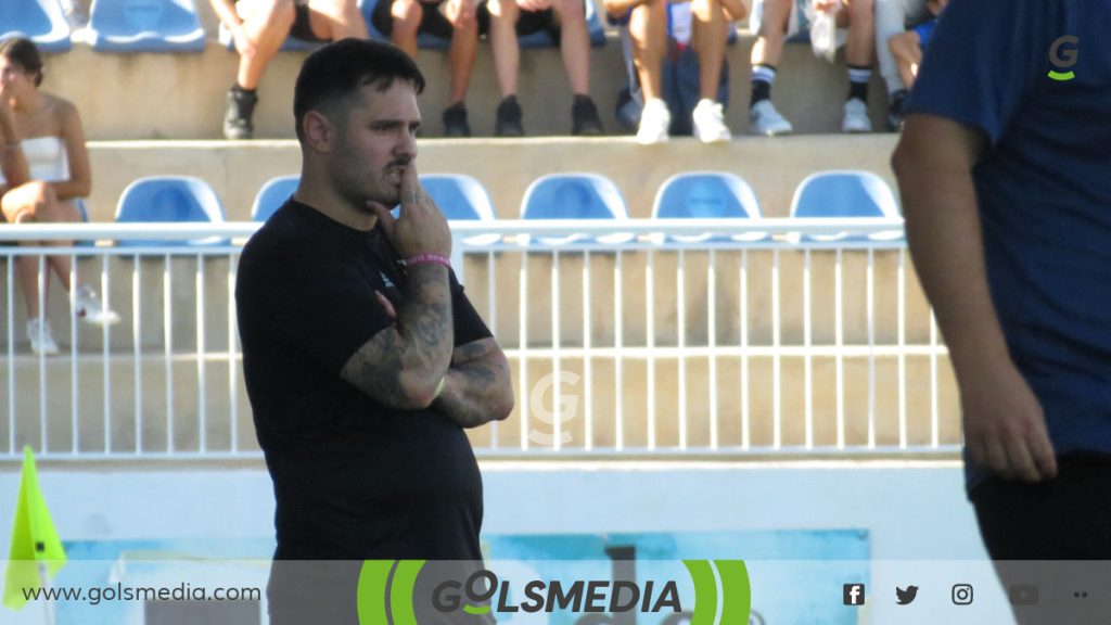 Dani Pina, entrenador del Crevillente Deportivo.