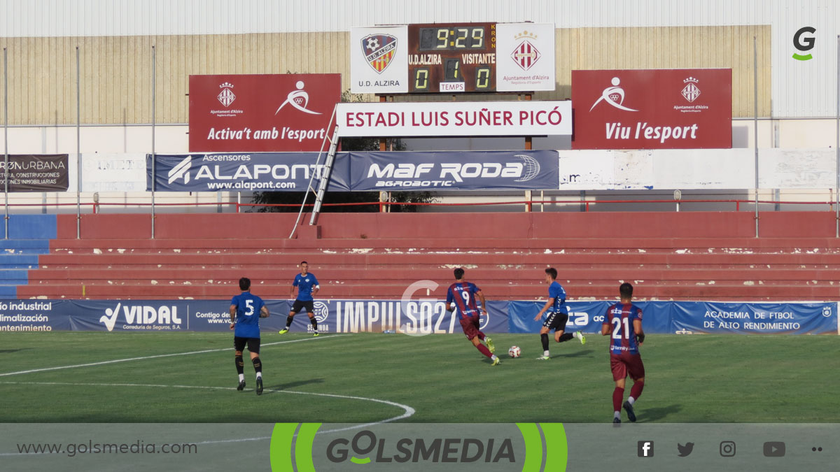 Luis Suñer Picó, campo de la UD Alzira.