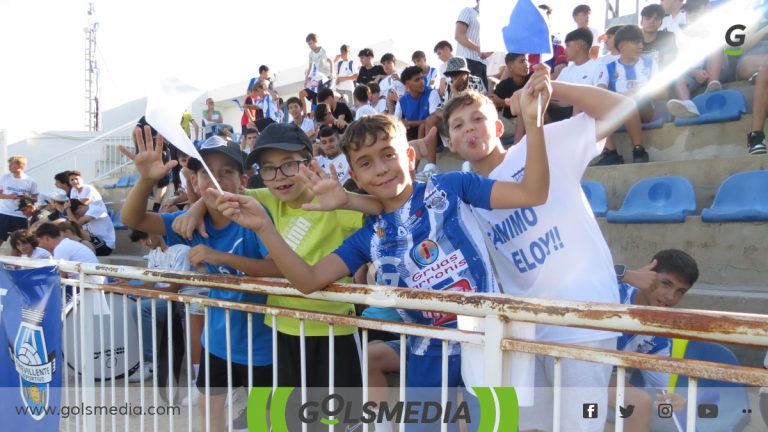 Jóvenes aficionados en el Enrique Miralles de Crevillente.