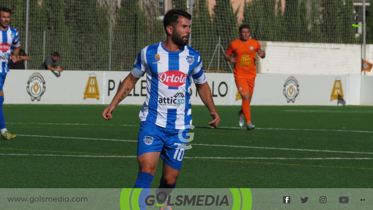 Pucho, jugador del Crevillente Deportivo.