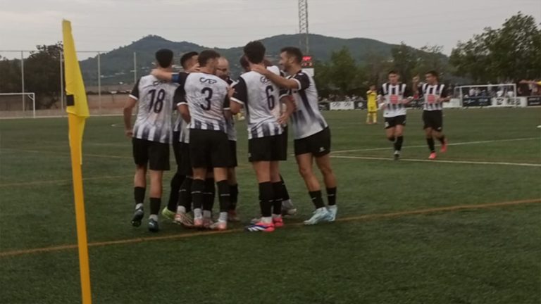 Los jugadores de la UD Castellonense celebrando su gol. Foto: UD Castellonense.