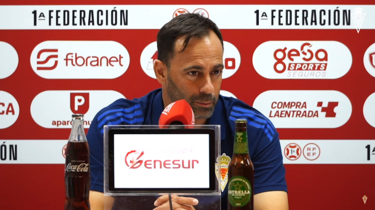 Fran Fernández habla en rueda de prensa tras la clasificación del Real Murcia a la fase final de Copa Federación.