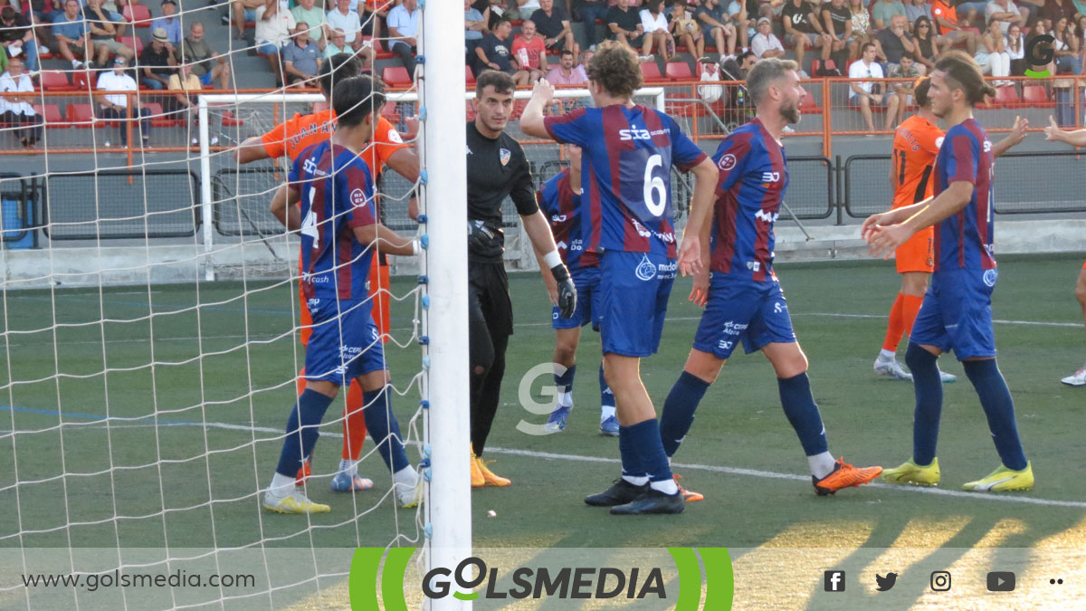 Leandro, portero de la UD Alzira.
