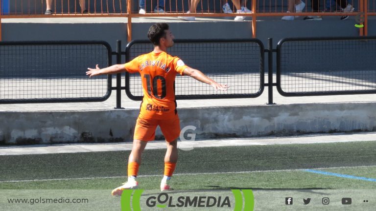 Christian Albert celebrando su gol ante el Mallorca B.