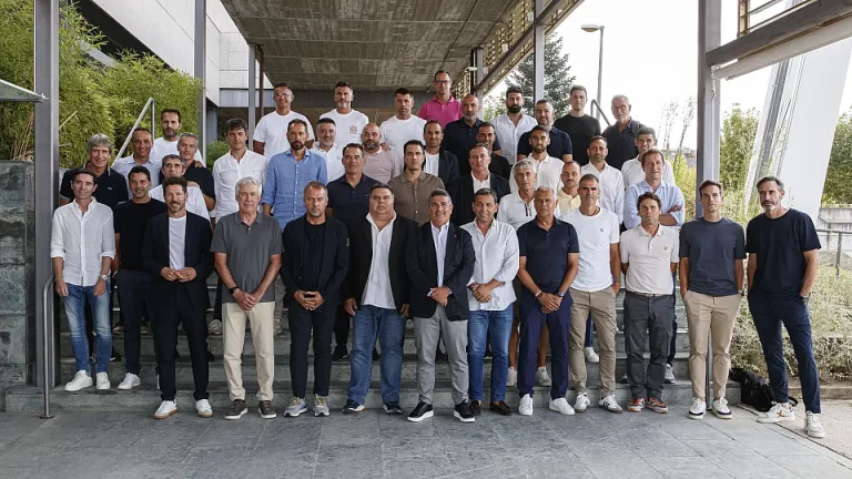 Entrenadores del fútbol profesional reunidos en Las Rozas