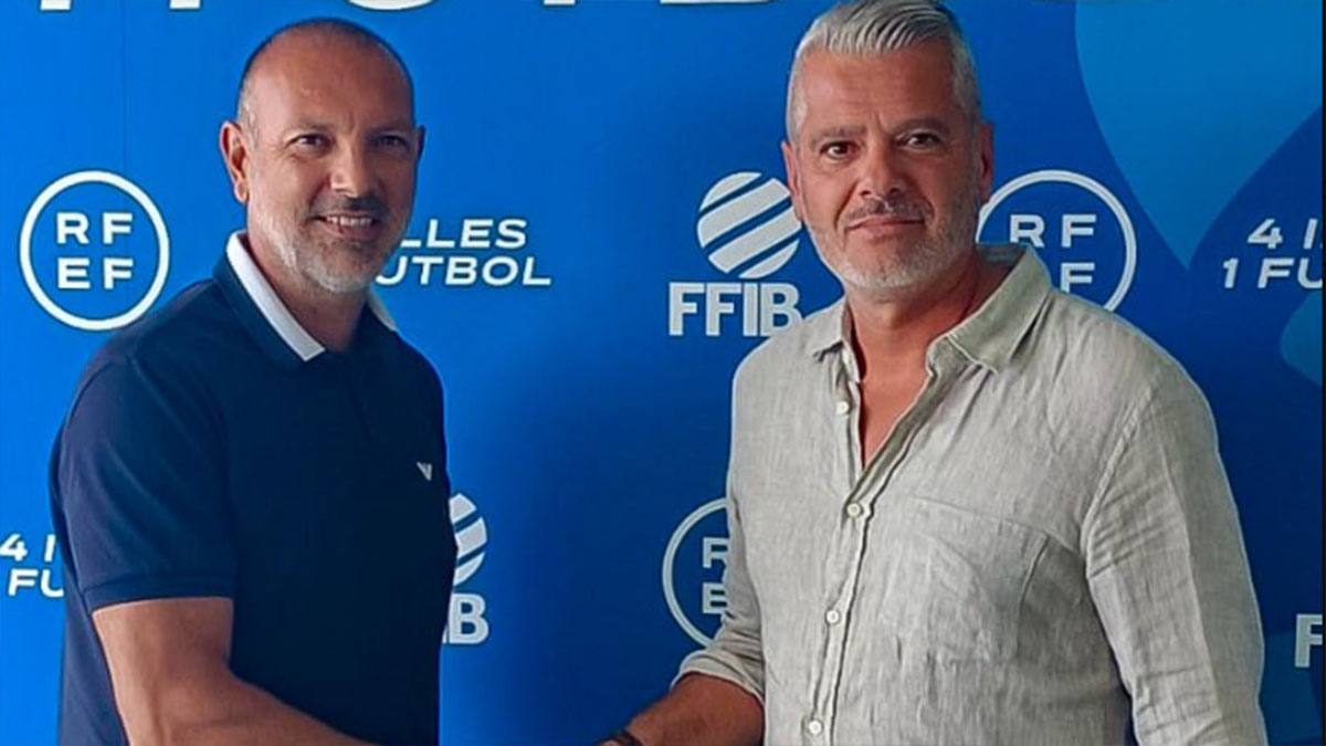 Pepe Gálvez con Jordi Horrach, Presidente de la FFIB. Foto: FFIB. 