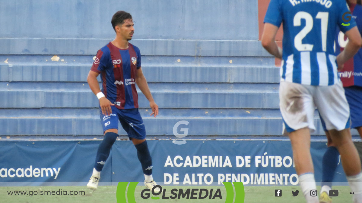 Javi Jiménez, jugador de la UD Alzira en el Suñer Picó.