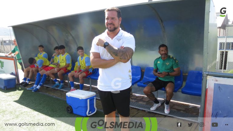 José Reyes, entrenador del Atlético Saguntino.