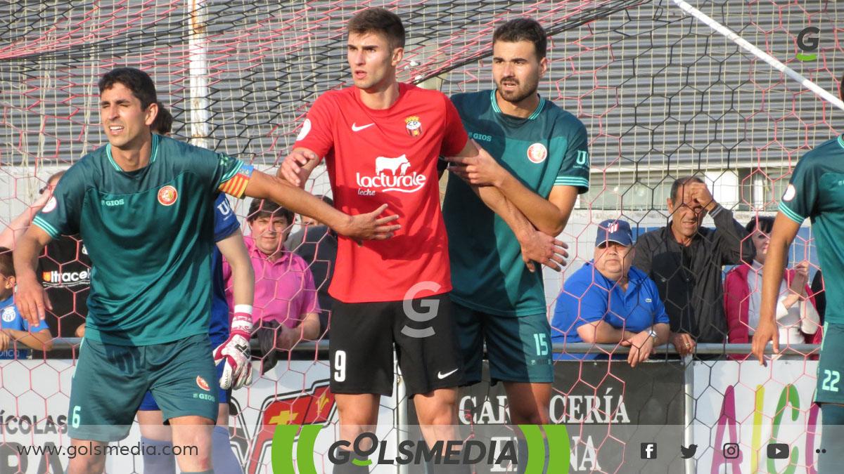 Diego Junquero en un partido del Utiel. 