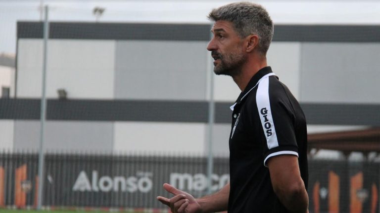 Roberto Bas, entrenador del Ontinyent 1931 CF. Foto: Ontinyent 1931 CF.