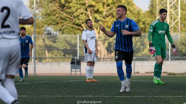 Rubi Martínez, jugador del San Antonio de Benagéber . Foto: @rubenasport.