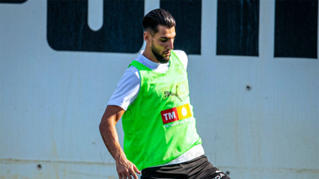 Rafa Mir, delantero del Valencia CF. Foto: Valencia CF.