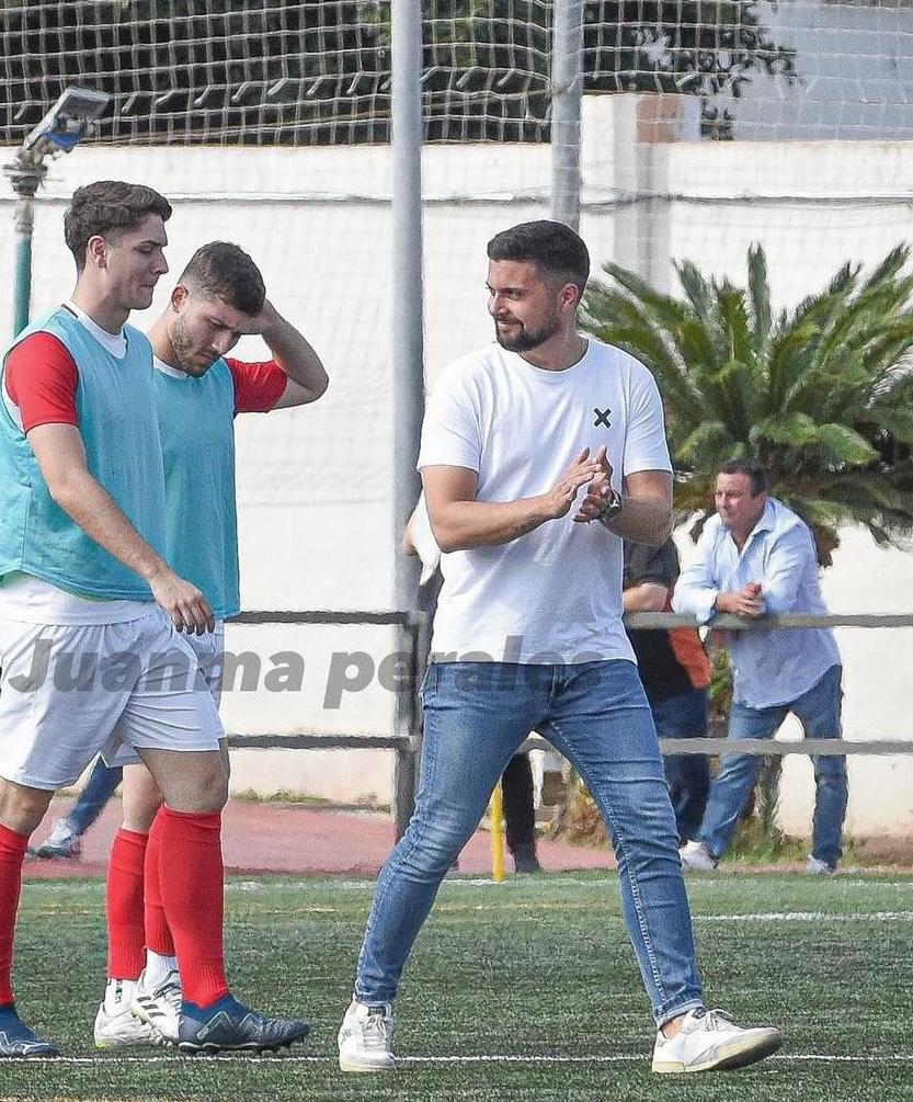 Vicente Martínez, entrenador del Júpiter Massamagrell. Foto: Juanma Perales. 