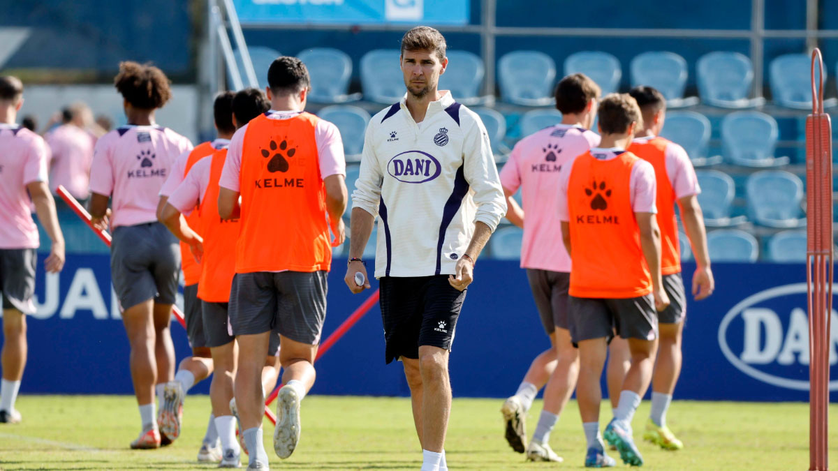 Víctor Cea, entrenador del RCD Espanyol B. Foto: RCDE. 