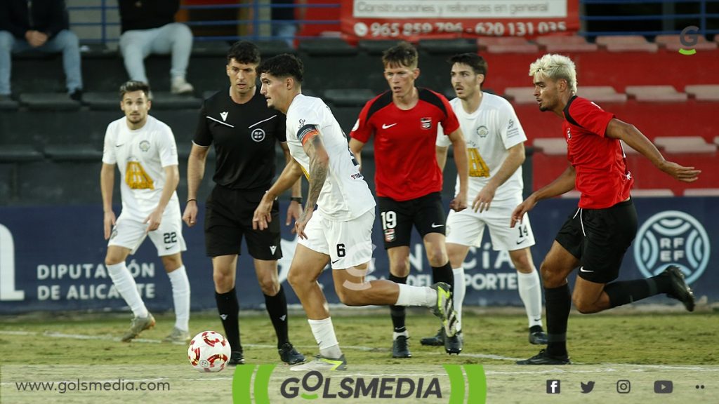 Un instante del CF La Nucia vs CD Soneja.