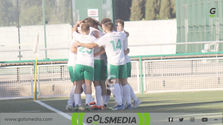 Celebración de un gol del CE Alberic.