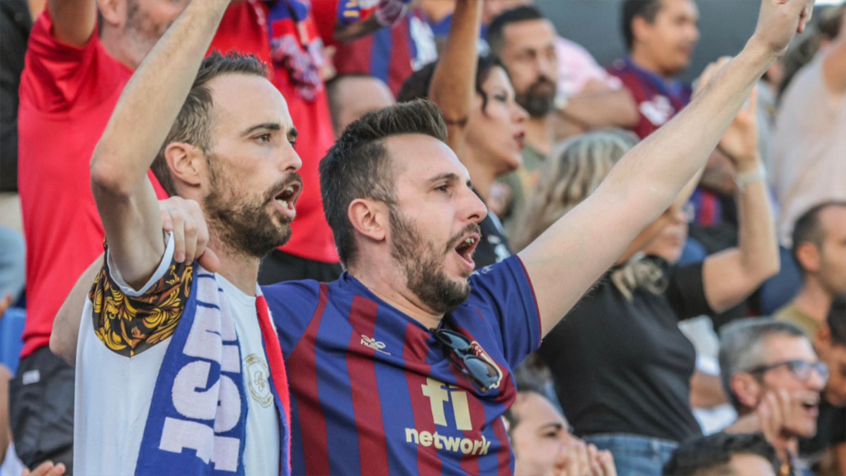 Aficionados del CD Eldense en un partido. Foto: CD Eldense. 