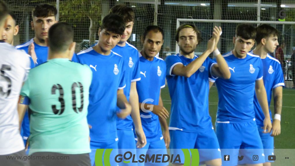 Jugadores del Almussafes CF en el partido de La Nostra Copa.