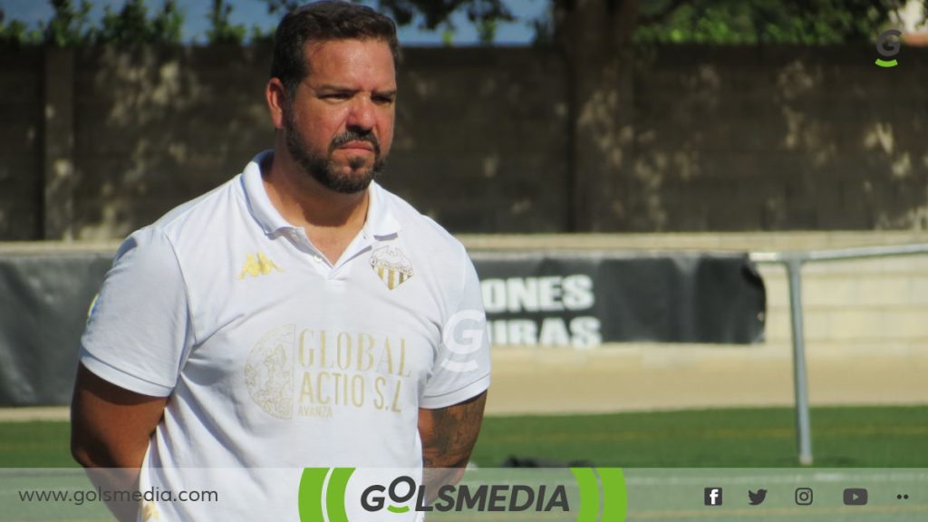 José Reyes, entrenador del Atlético Saguntino.