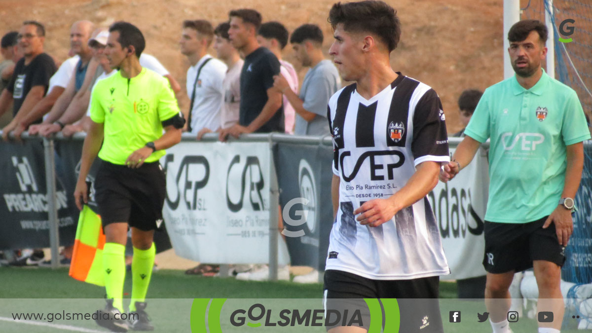 Nico Cabanes en un partido de la UD Castellonense.