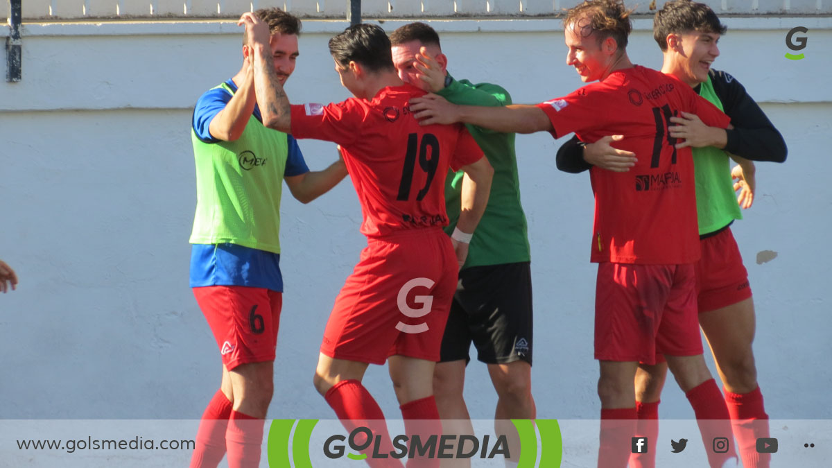 Celebración del gol del Crevillente Deportivo.