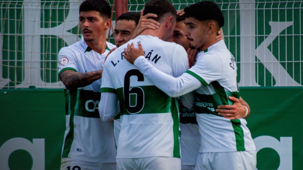 Los jugadores del Elche Ilicitano celebrando un gol. Foto: Elche CF.