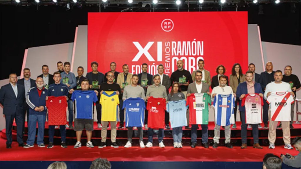 Los representantes de los clubes afectados por la DANA. Foto: RFEF.