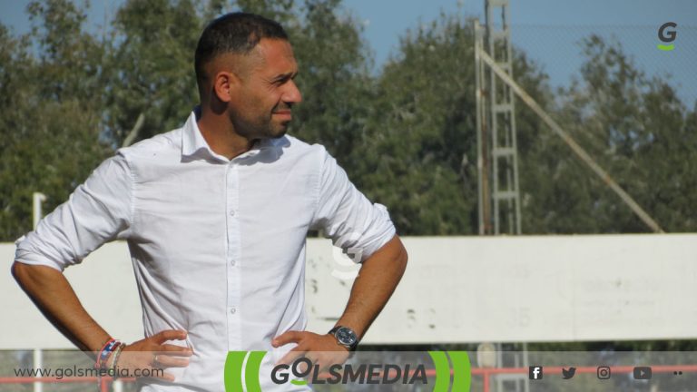 Adrián Ferrandis, entrenador de la UD Alzira.