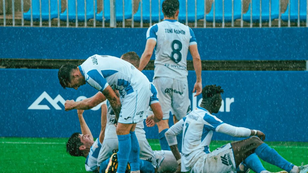 Celebración del gol del Atlético Baleares frente al Torrent. Foto: At. Baleares.