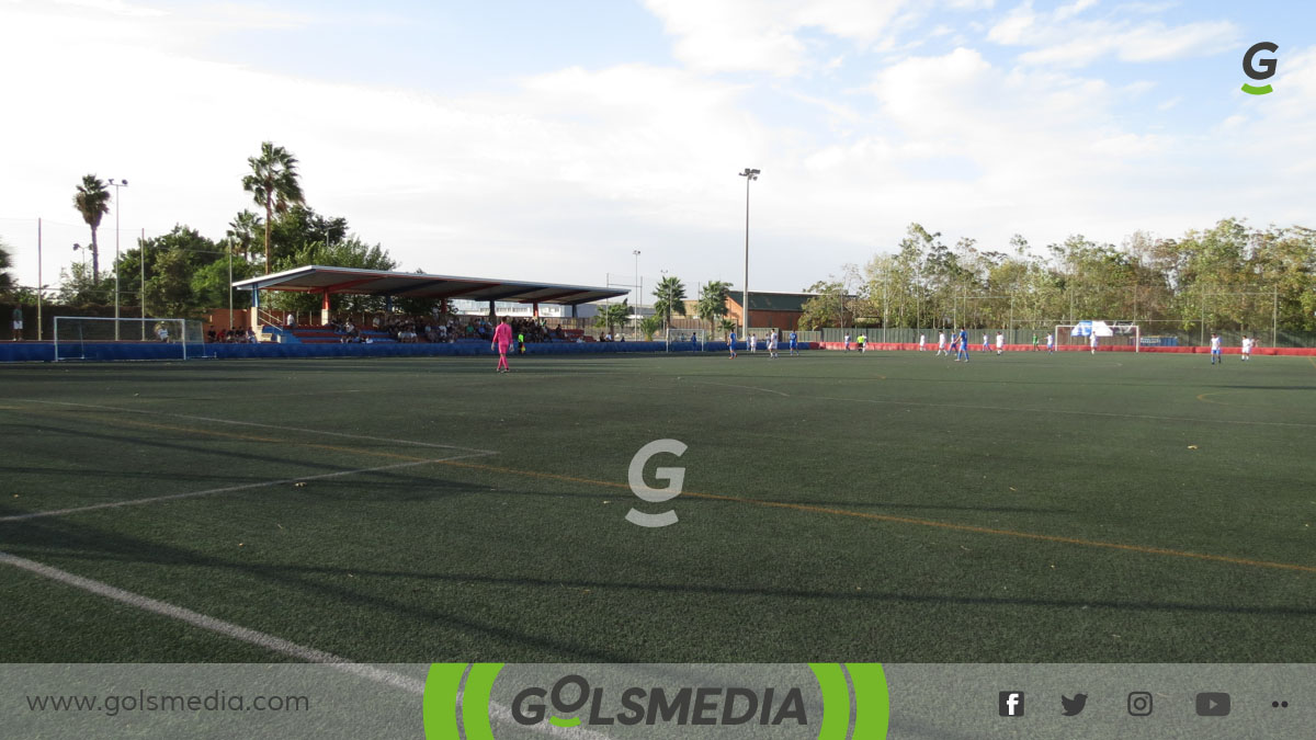 Campo El Perdiguer en un partido del Recambios Colón. 