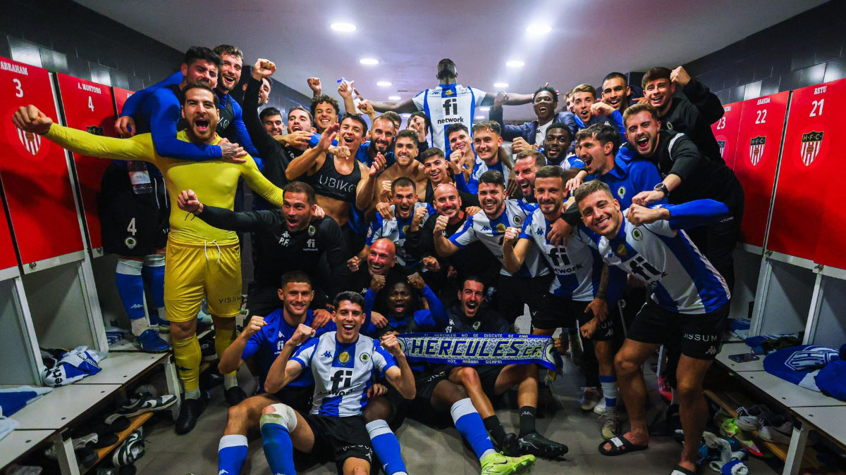 Los jugadores del Hércules celebrando la victoria ante el Marbella. Foto: Hércules CF.