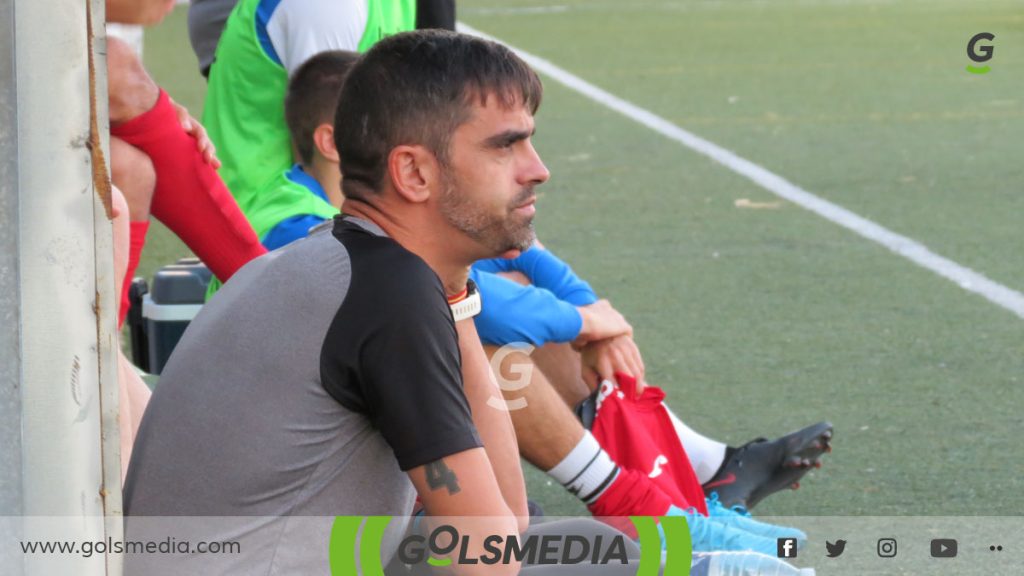 Javi Motes, entrenador de la UD Quart de Poblet.