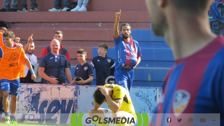 Jawed dedicando el gol a su mujer y es que van a ser padres.