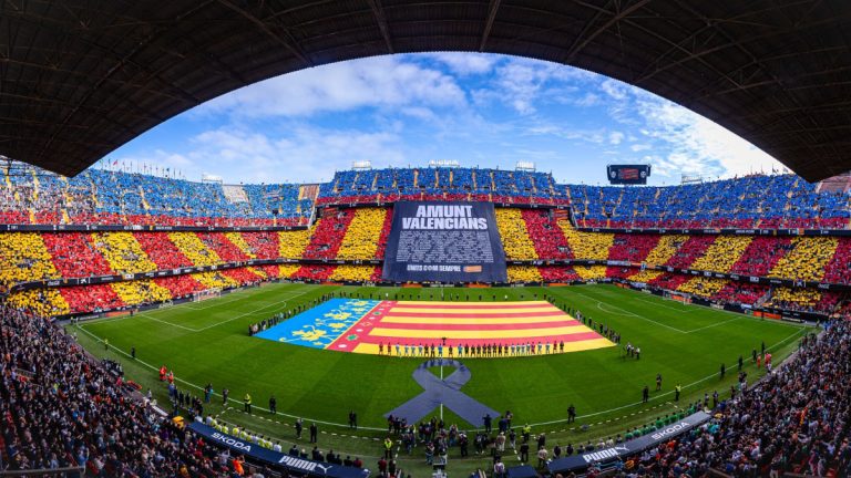 Mestalla rindiendo homenaje y recuerdo a las víctimas y afectados por la DANA. Foto: Valencia CF.