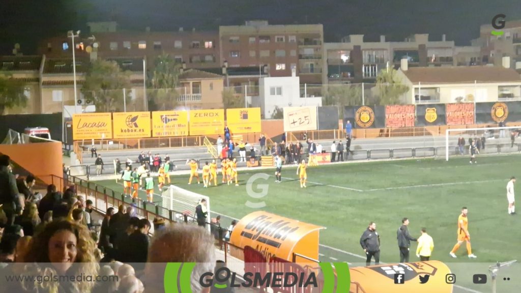 Celebración de un gol del Torrent ante la SD Ibiza.