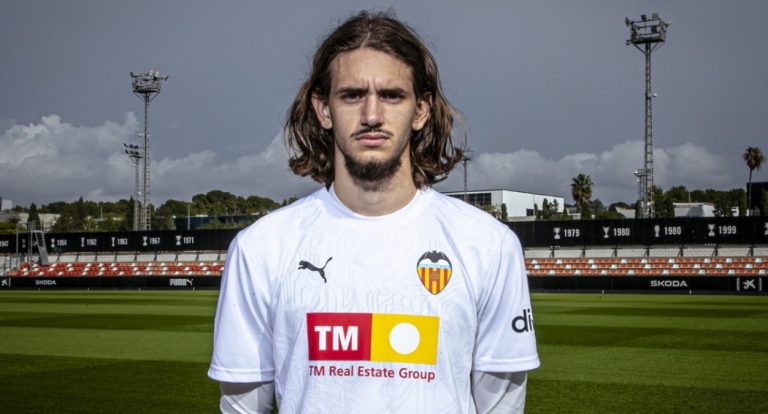 Yarek, jugador del Valencia CF. Foto: club.