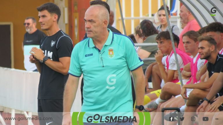 Josip Visnjic en un partido del FC Jove Español.