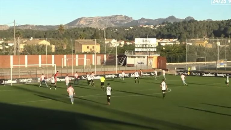 UD Carcaixent vs SC Torrevieja.