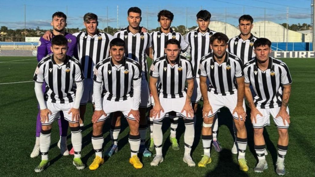 Once del CD Castellón B en las instalaciones de Cracks. Foto: CD Castellón.