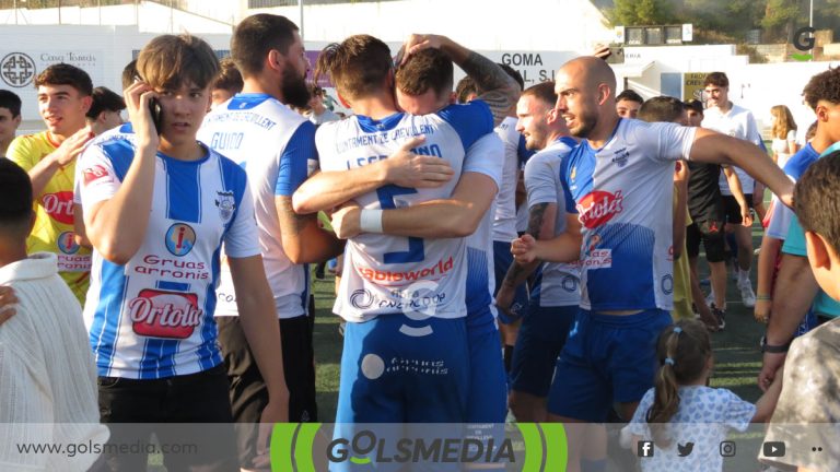 Celebración del ascenso del Crevillente Deportivo.