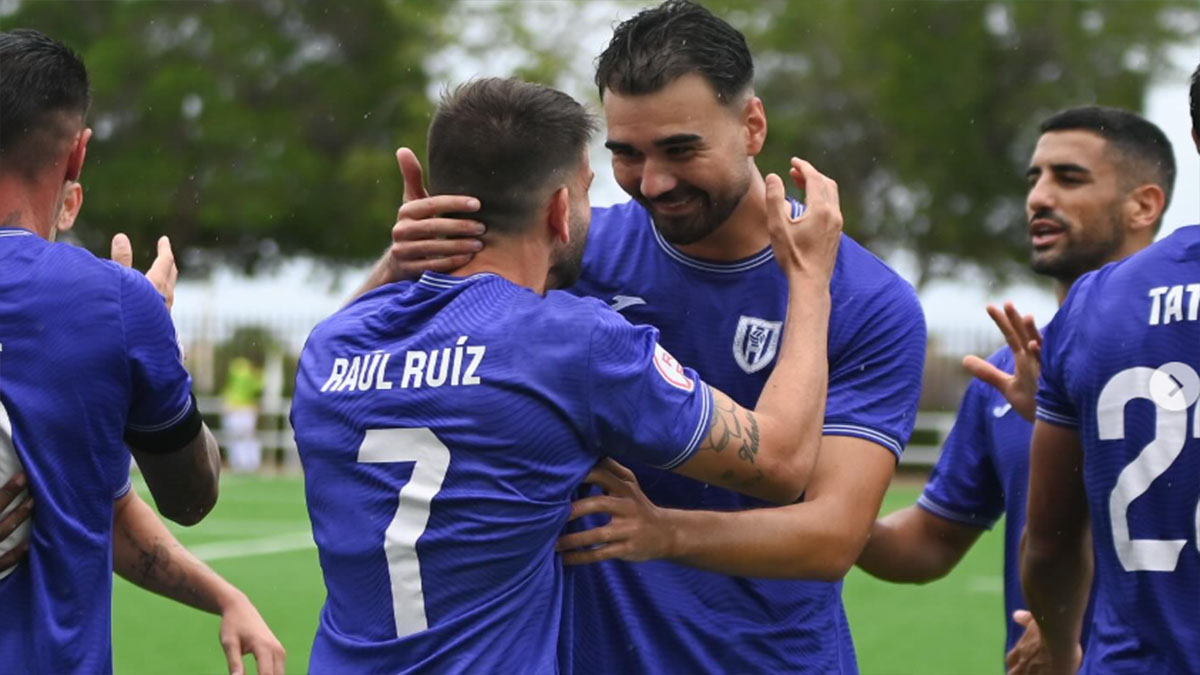 Raúl Ruíz y Edu Latorre celebrando un gol. Foto: AC Torrellano.