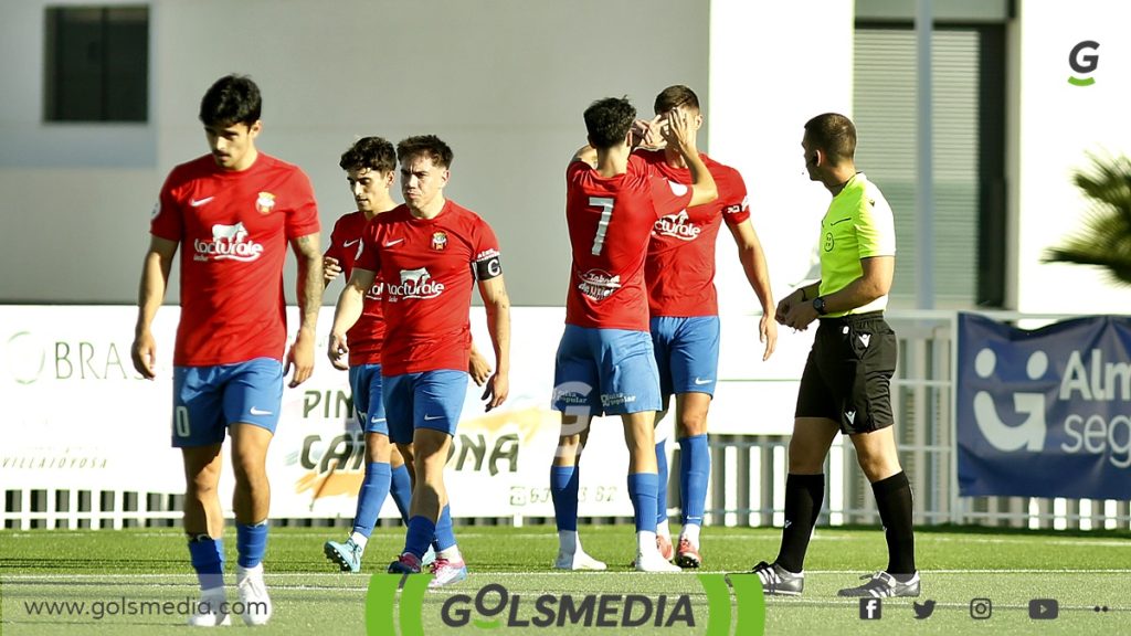 Celebración de un gol del CD Utiel.