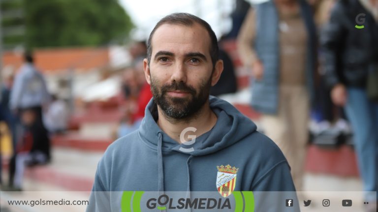 Xesco Ortíz, entrenador de la UD Carcaixent.