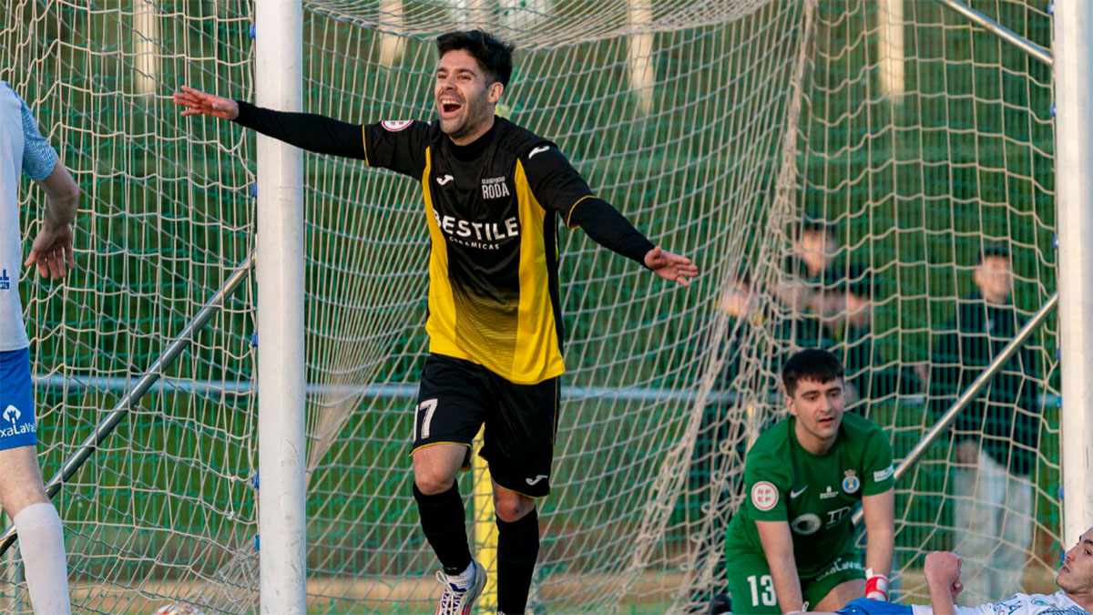 Iván Agudo celebrando un gol con el CD Roda. Foto: CD Roda.