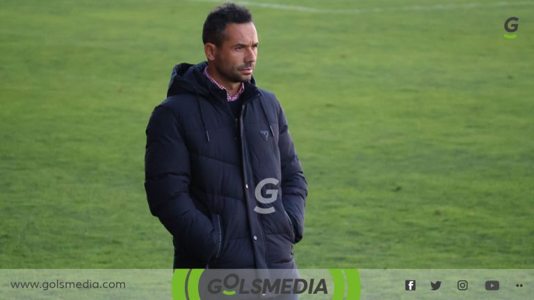 Adrián Ferrandis, entrenador de la UD Alzira.