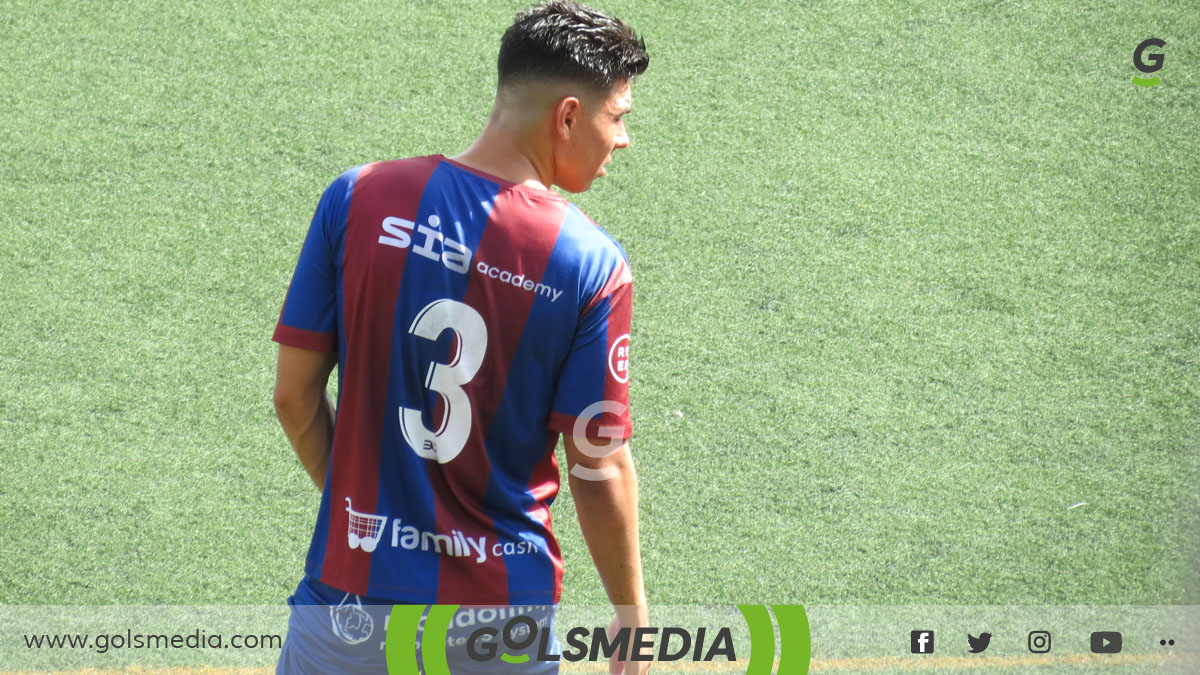 Céspedes en un partido de la UD Alzira. 