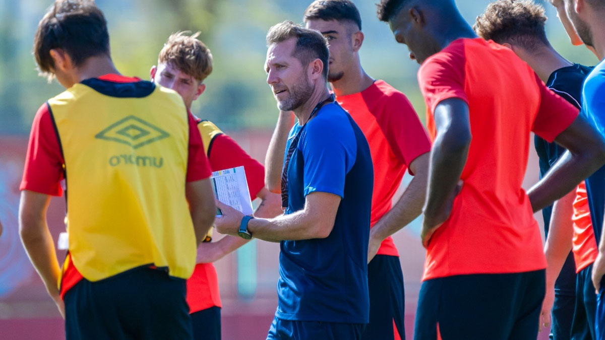 Carlos Martínez, entrenador del RCD Mallorca Juvenil. Foto: RCDM. 