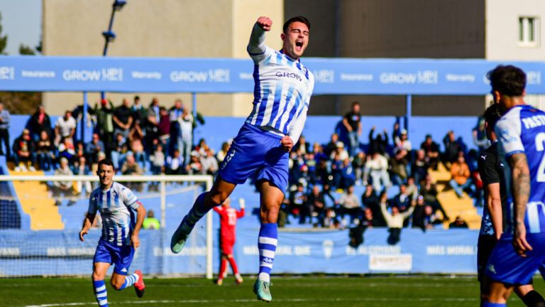 Andrés Rodríguez celebrando su gol. Foto: CD Alcoyano.